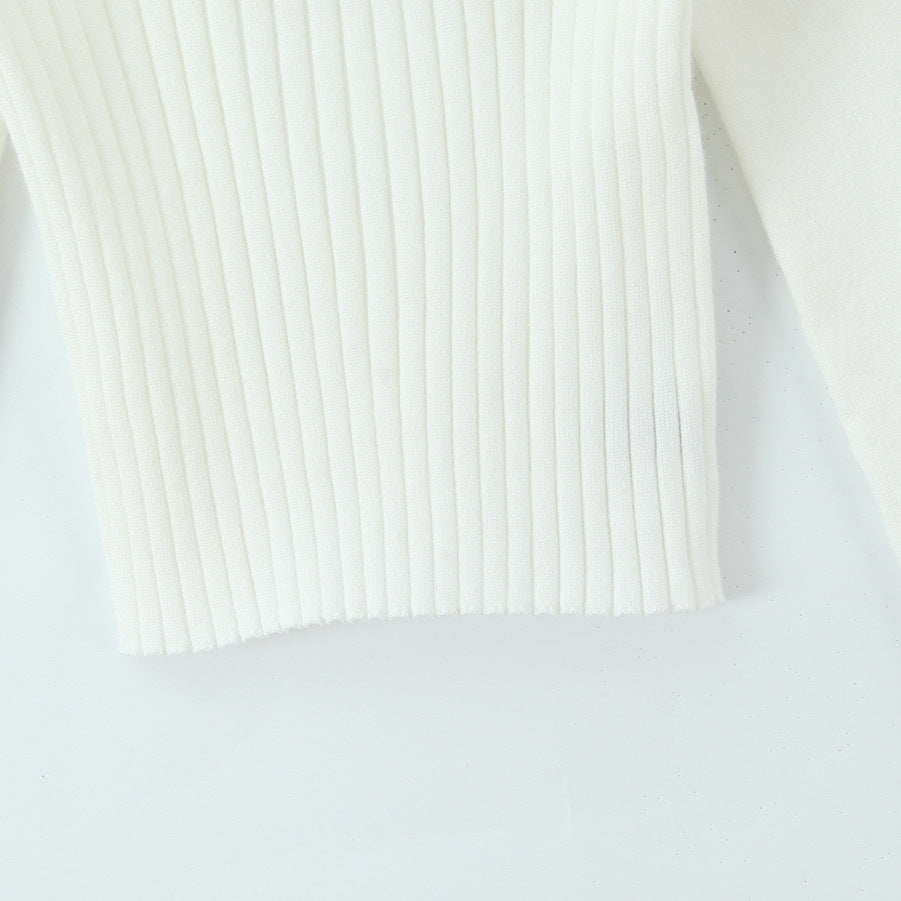 Sweter Retro Soft – Klasyczna Biała Elegancja